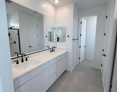 24172 W Raymond Street - Photo Thumbnail 65
