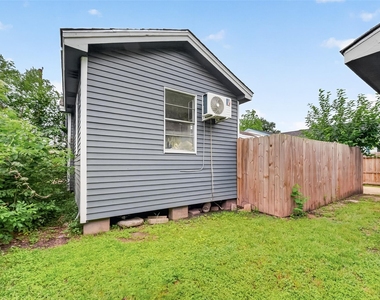 6715 Victoria Street - Photo Thumbnail 2