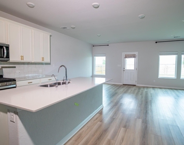 13108 Chapala Way - Photo Thumbnail 5