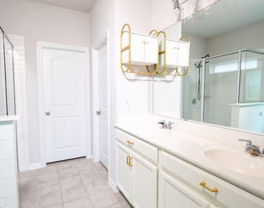13108 Chapala Way - Photo Thumbnail 16