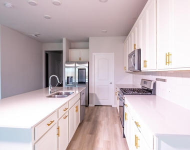 13108 Chapala Way - Photo Thumbnail 7