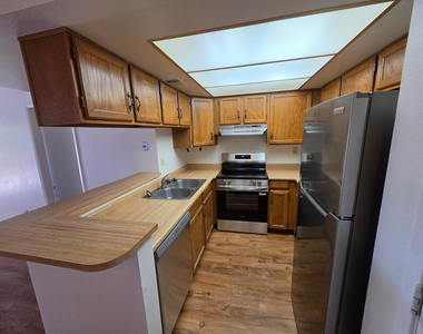 540 N May Street - Photo Thumbnail 7