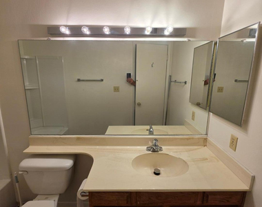 540 N May Street - Photo Thumbnail 17