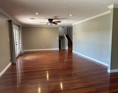 3406 S Oak Street - Photo Thumbnail 7