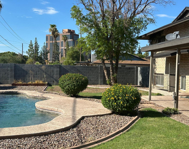 3406 S Oak Street - Photo Thumbnail 2