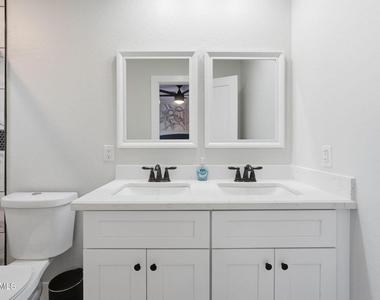 3041 E Elm Street - Photo Thumbnail 34