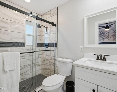 3041 E Elm Street - Photo Thumbnail 35