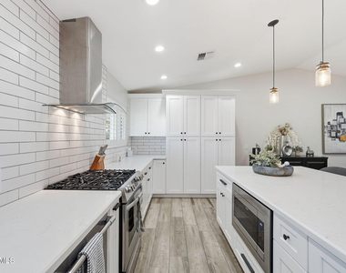 3041 E Elm Street - Photo Thumbnail 14