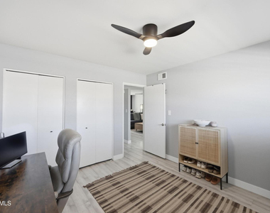 7436 E Chaparral Road - Photo Thumbnail 13
