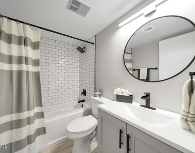 7436 E Chaparral Road - Photo Thumbnail 14