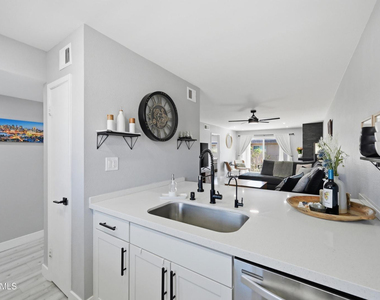7436 E Chaparral Road - Photo Thumbnail 4