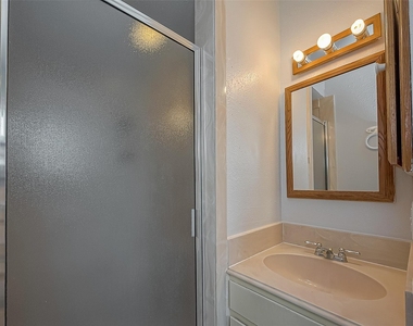 1006 Melford Avenue - Photo Thumbnail 10