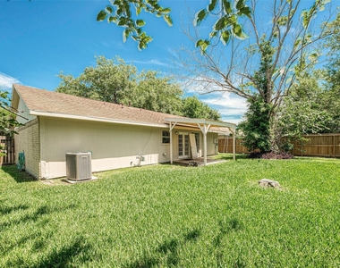 1006 Melford Avenue - Photo Thumbnail 15