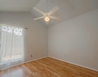 1006 Melford Avenue - Photo Thumbnail 6