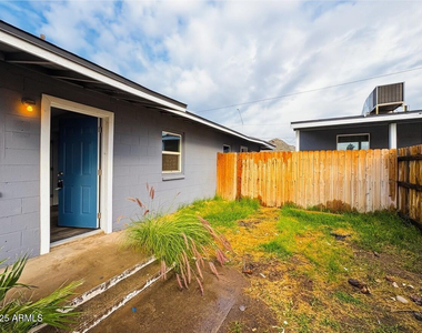 513 E Hatcher Road - Photo Thumbnail 6