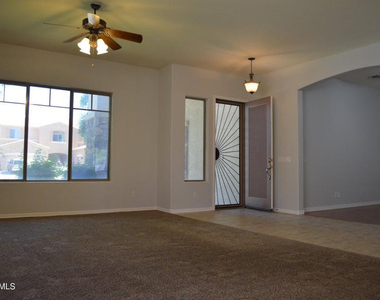 4132 E Carriage Court - Photo Thumbnail 6