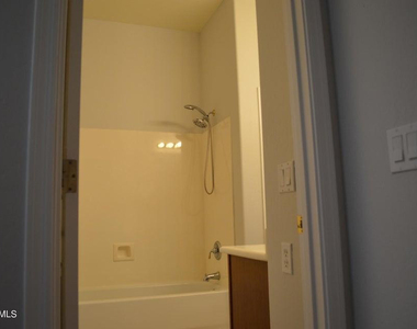 4132 E Carriage Court - Photo Thumbnail 15