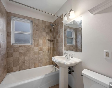 121 Regency - Photo Thumbnail 13