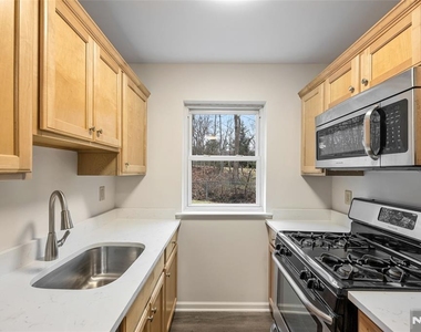 121 Regency - Photo Thumbnail 7