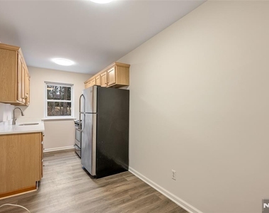 121 Regency - Photo Thumbnail 5