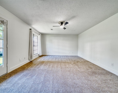 8006 Albin Lane - Photo Thumbnail 19