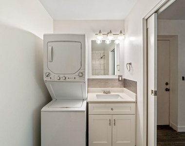 1707 N 18th Street - Photo Thumbnail 9