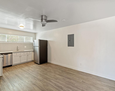 1707 N 18th Street - Photo Thumbnail 4