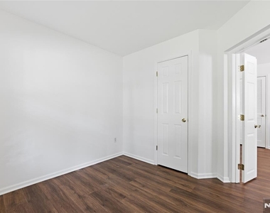 5301 Tudor - Photo Thumbnail 16