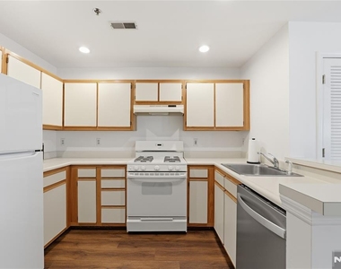 5301 Tudor - Photo Thumbnail 12