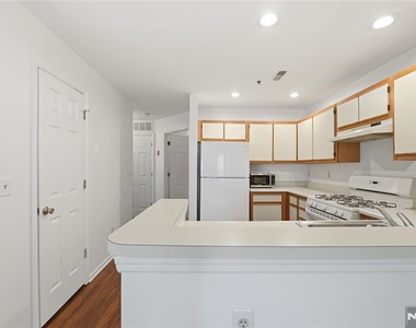 5301 Tudor - Photo Thumbnail 11