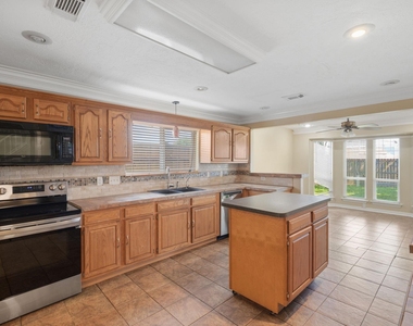 8030 Pine Falls Drive - Photo Thumbnail 5