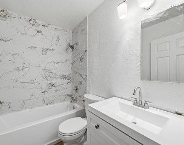 2558 N 40th Street - Photo Thumbnail 18