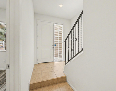 124 N California Street - Photo Thumbnail 1