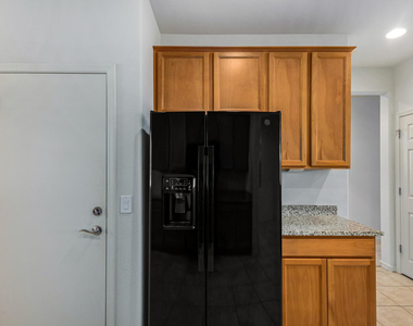19725 W Rancho Drive - Photo Thumbnail 15
