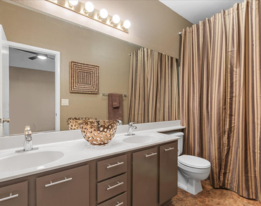 18416 N 46th Place - Photo Thumbnail 18
