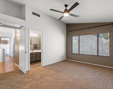 18416 N 46th Place - Photo Thumbnail 17