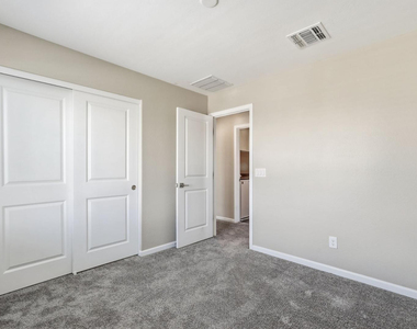17851 W Daley Lane - Photo Thumbnail 28