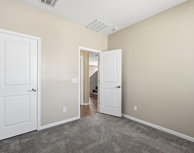 17851 W Daley Lane - Photo Thumbnail 19