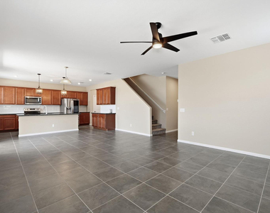 17851 W Daley Lane - Photo Thumbnail 7