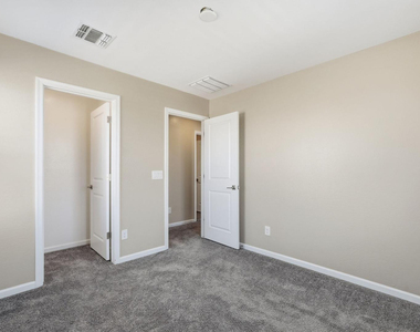 17851 W Daley Lane - Photo Thumbnail 30