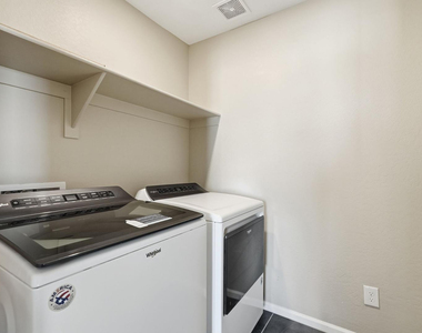17851 W Daley Lane - Photo Thumbnail 37