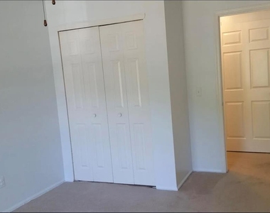 1138 Sycamore - Photo Thumbnail 8