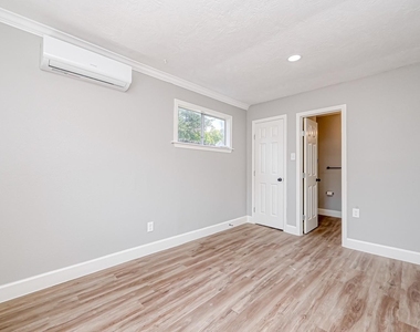 6715 Victoria Street - Photo Thumbnail 28