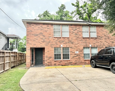 2110 Turner Drive - Photo Thumbnail 2