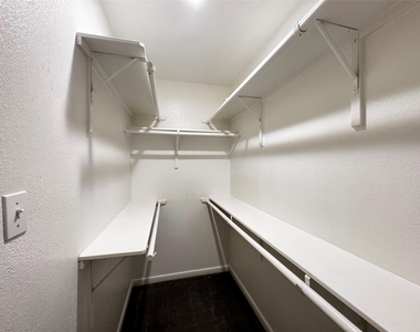 2110 Turner Drive - Photo Thumbnail 17