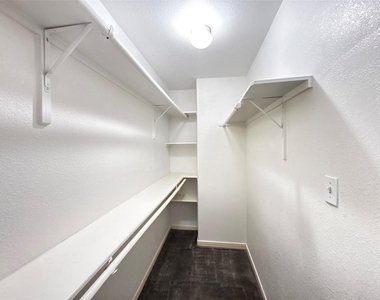2110 Turner Drive - Photo Thumbnail 11