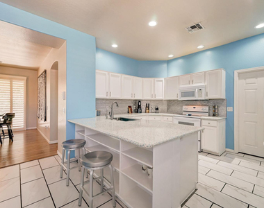 3131 E Legacy Drive - Photo Thumbnail 8