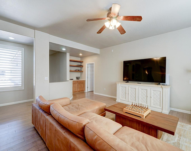 3131 E Legacy Drive - Photo Thumbnail 5