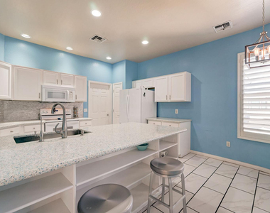 3131 E Legacy Drive - Photo Thumbnail 10