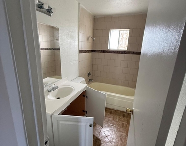 8445 Winkler Drive - Photo Thumbnail 5